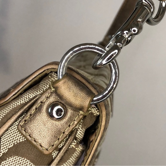 ✨SOLD✨ COACH Signature Canvas Khaki Small Shoulder Bag - 44014 - Picture 4 of 12